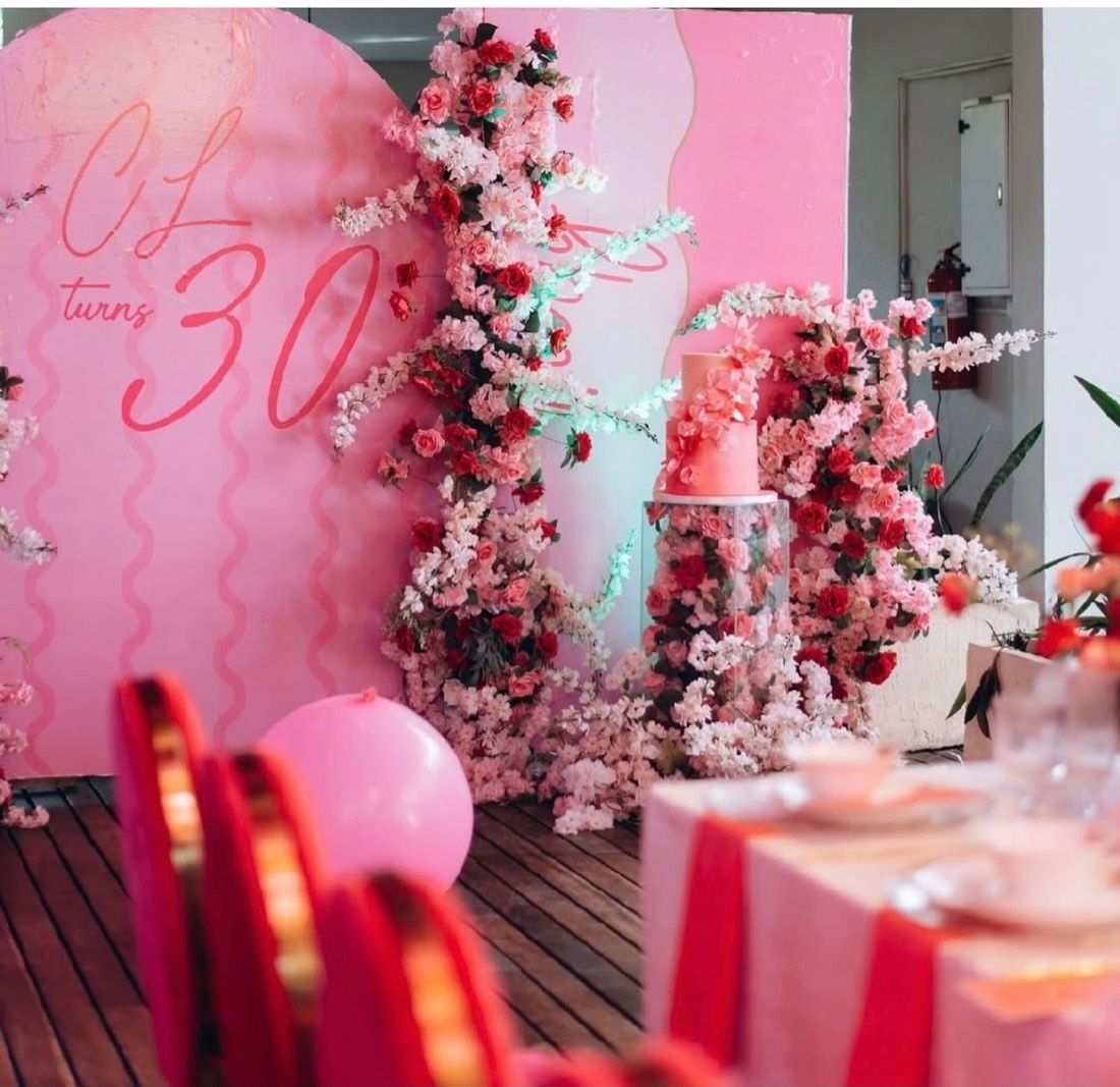 Thirtieth birthday celebration with florals